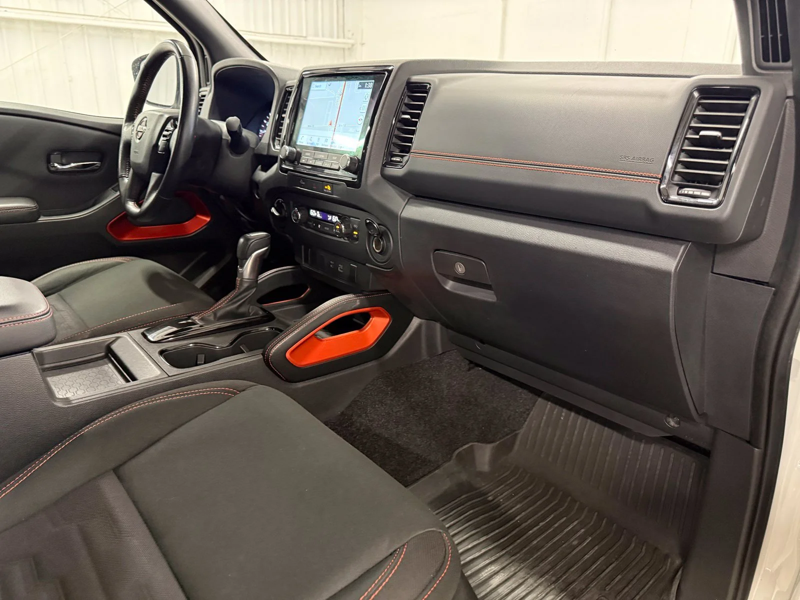 Used 2023 White Nissan PRO-4X image 24