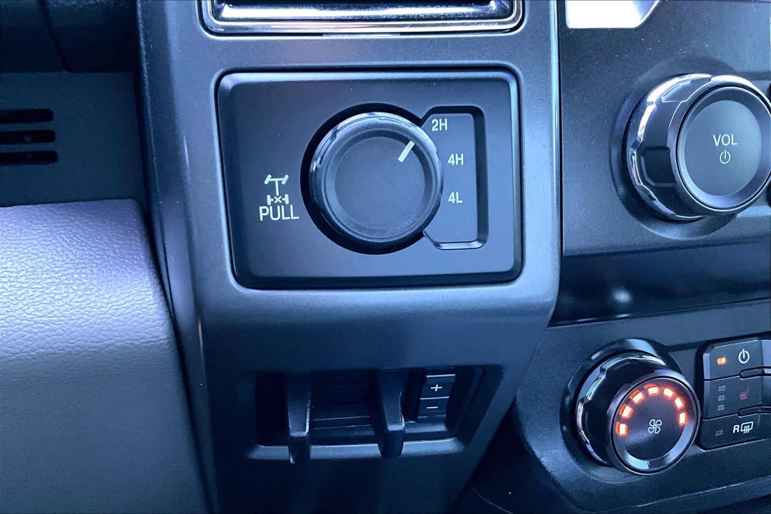 Used 2019 Blue Jeans Ford XLT image 34
