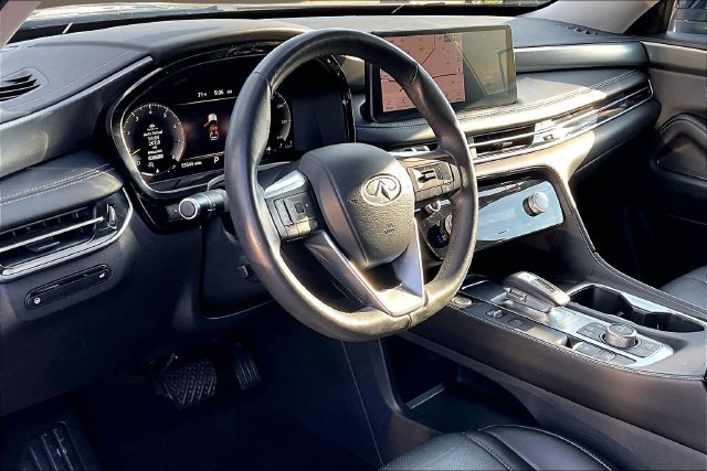 Used 2023 Black INFINITI LUXE image 14