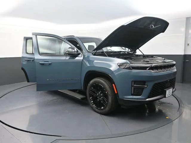 New 2026 Steel Blue Exterior Paint Jeep Limited Reserve image 30