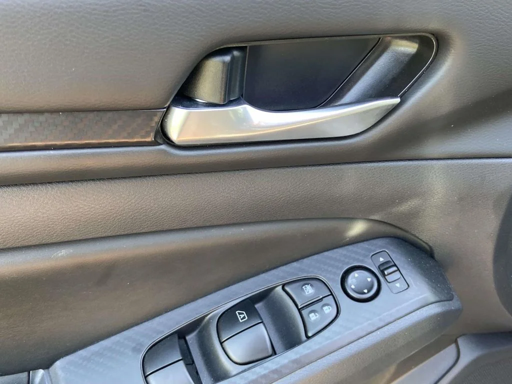 Certified Used 2025 Gun Metallic Nissan SV image 15