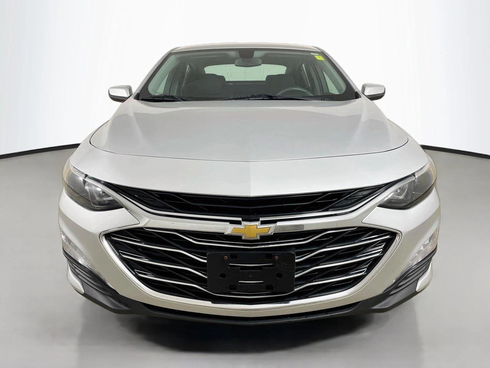 Used 2020 Silver Ice Metallic Chevrolet LT image 3