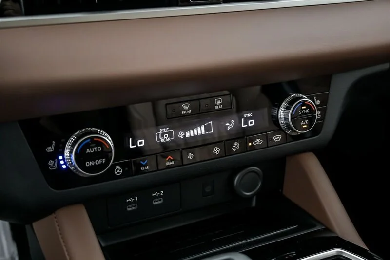 2025 Mitsubishi Outlander SEL - Photo 22