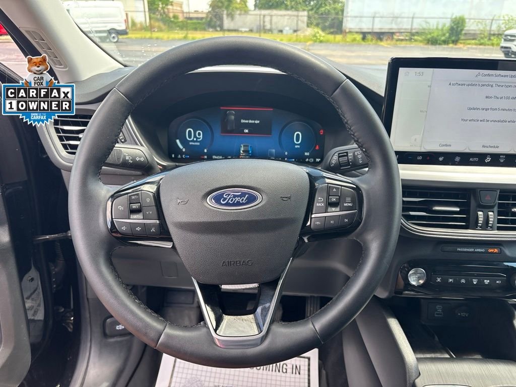 Used 2023 Black Metallic Ford Platinum image 14