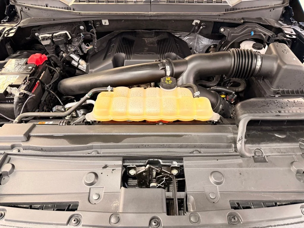 Used 2019 Blue Ford Lariat image 6