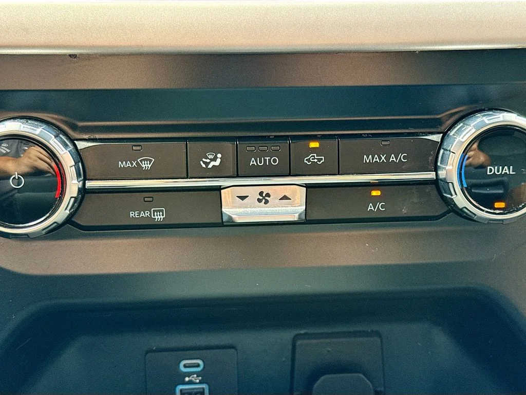 Used 2023 White Ford XLT image 17
