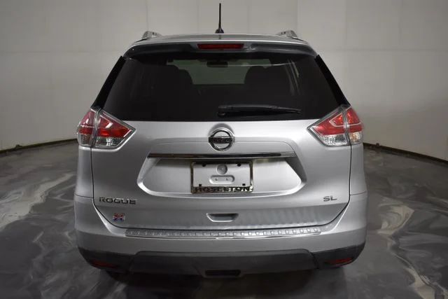 Used 2016 Silver Nissan SL image 6