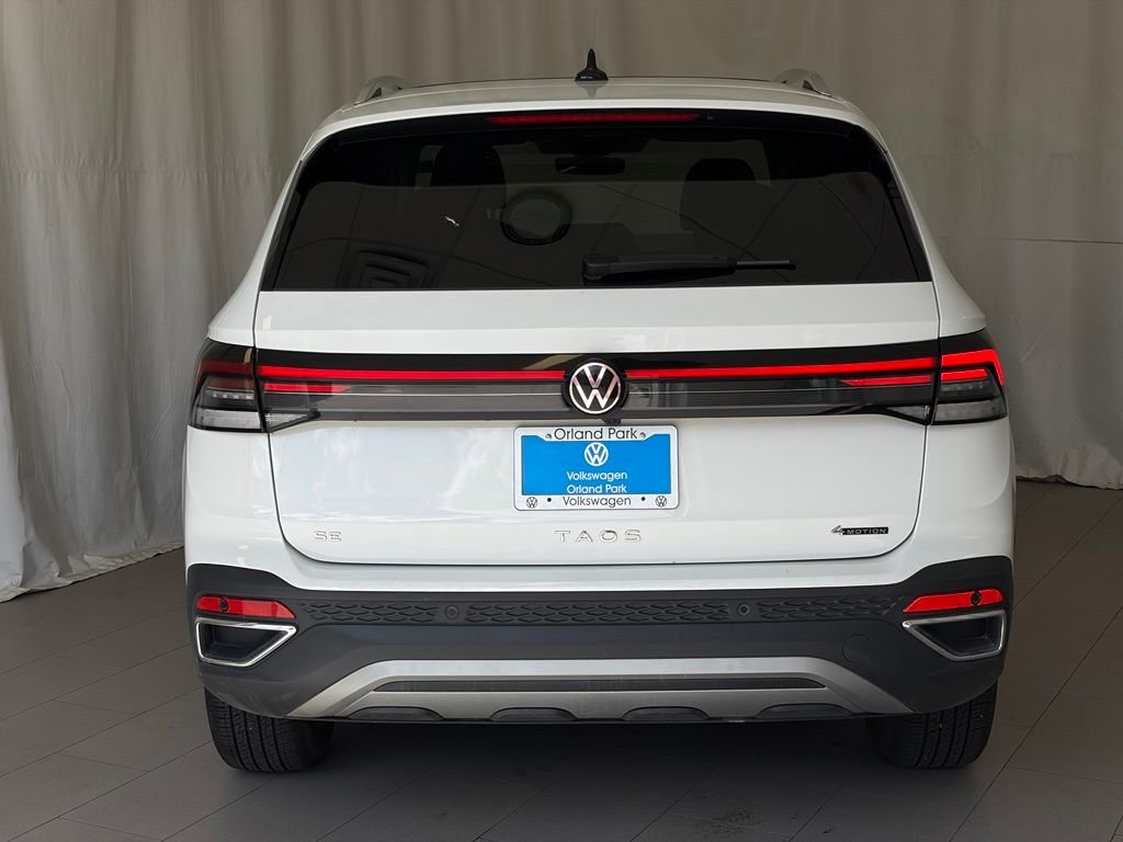 Certified Used 2025 Pure White Volkswagen 1.5T SE image 4