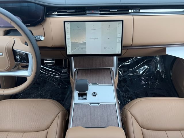 New 2026 Fuji White Land Rover SE image 15