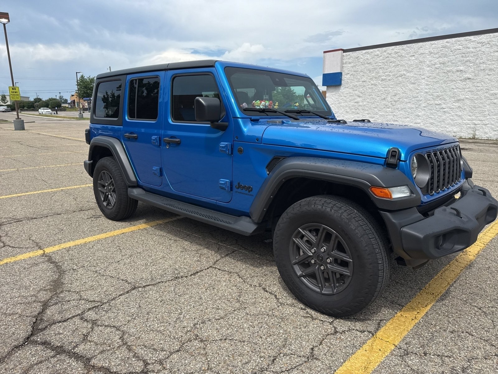 Used 2024 Hydro Blue Pearlcoat Jeep Sport S image 16