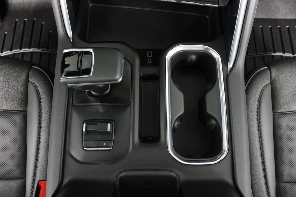 Used 2024 Silver GMC Denali image 29