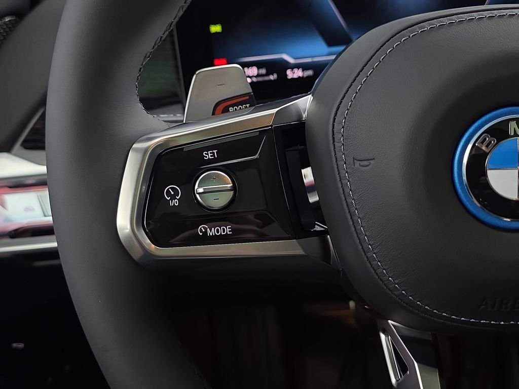 2026 BMW 7 Series 750e - Photo 17