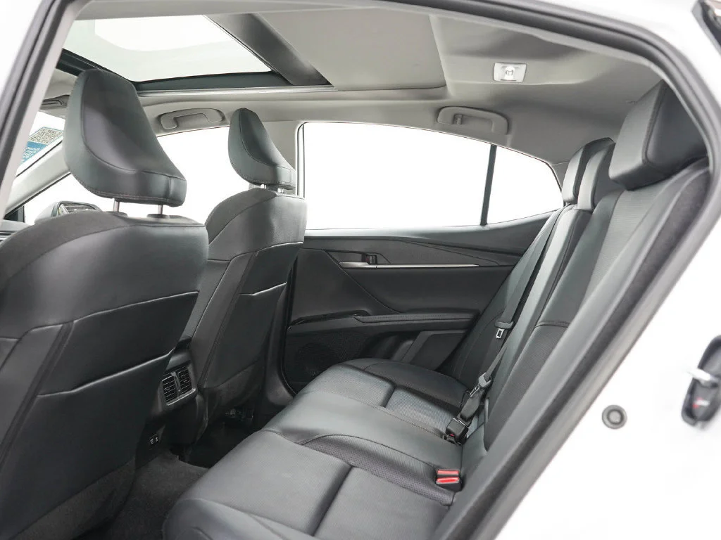 Used 2026  Toyota LE image 12