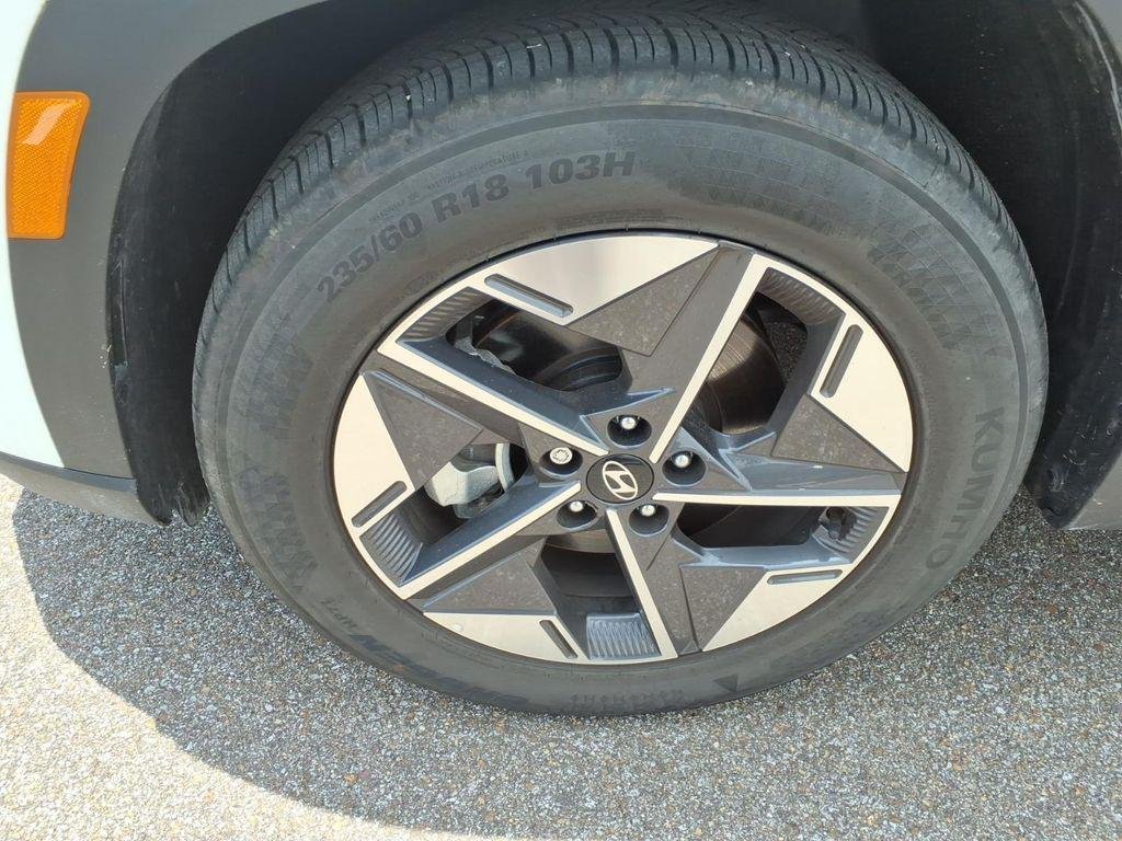 New 2026 White Hyundai SEL FWD image 9
