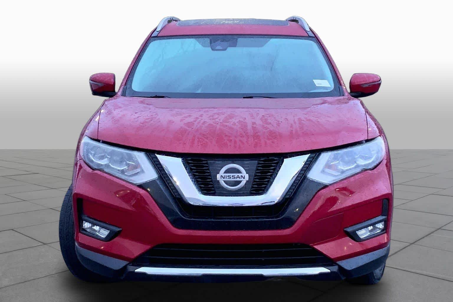 Used 2017 Palatial Ruby Nissan SL image 4