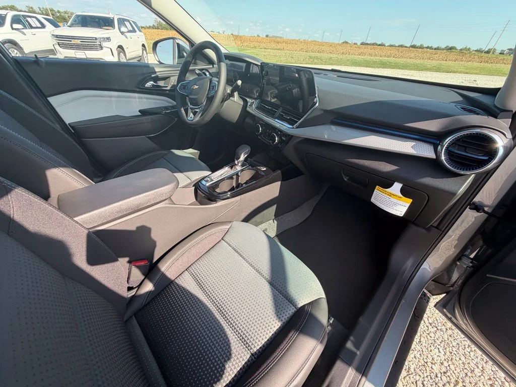 2026 Chevrolet Trax LT - Photo 25