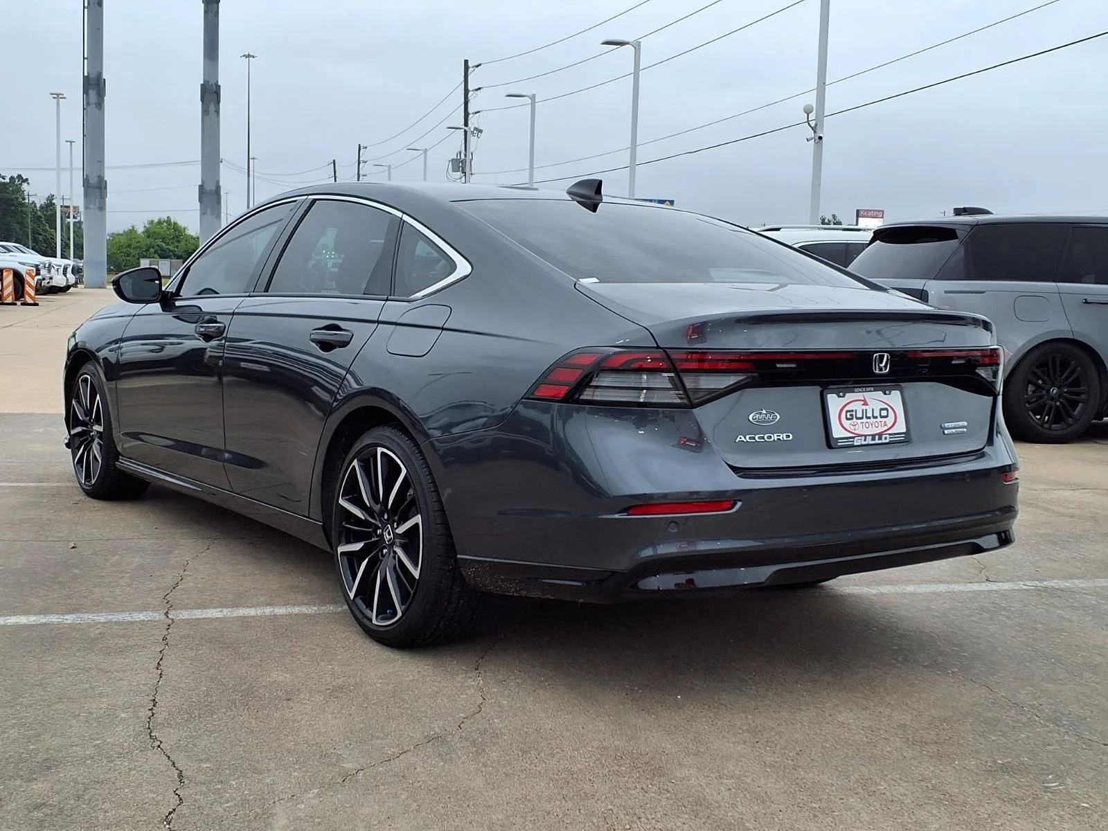 Used 2023  Honda Touring image 2