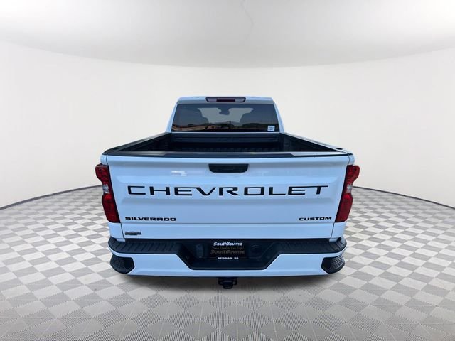 Used 2023 White Chevrolet Custom image 6
