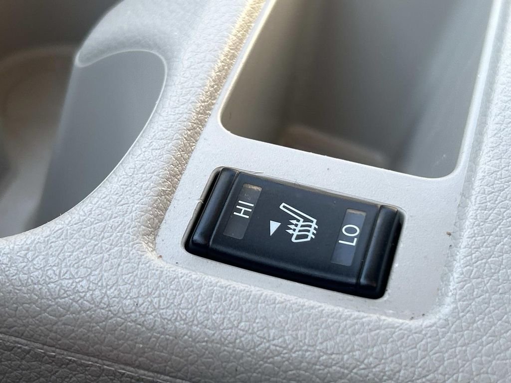 Used 2020 White Nissan SV image 26