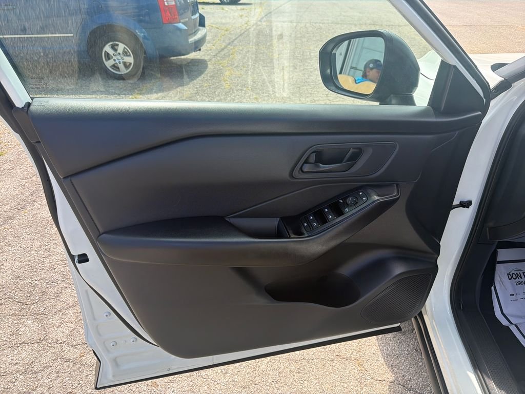 Used 2024 White Nissan S image 12