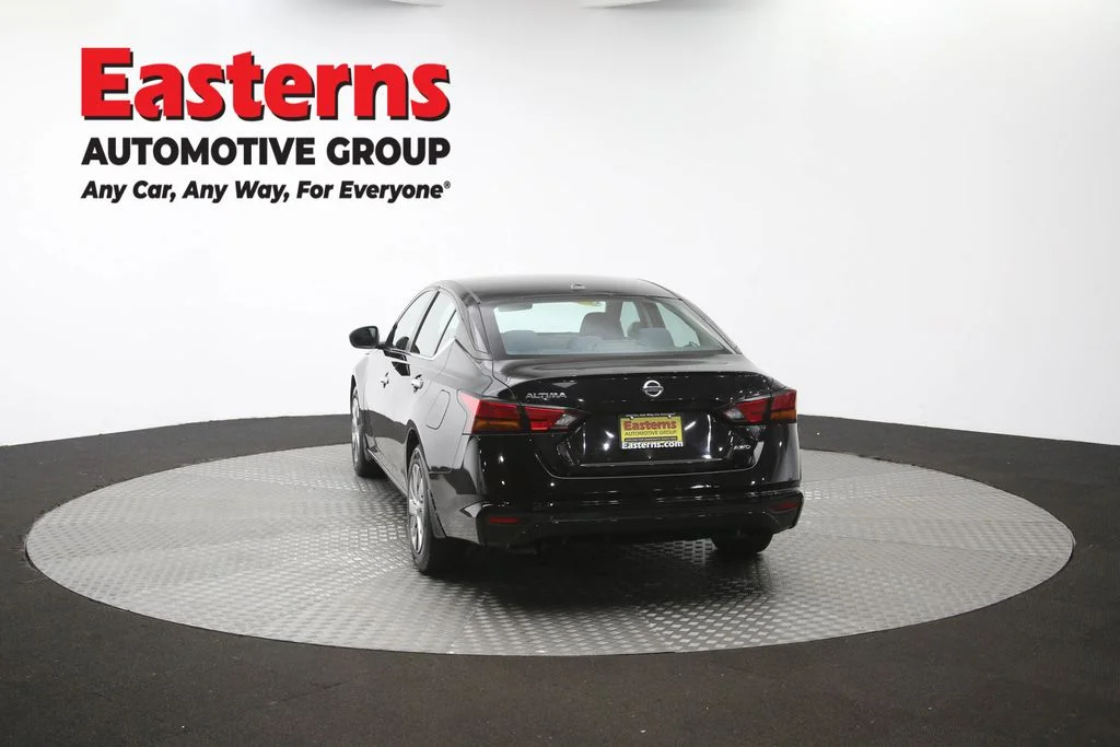 Used 2020 Black Nissan 2.5 S image 36