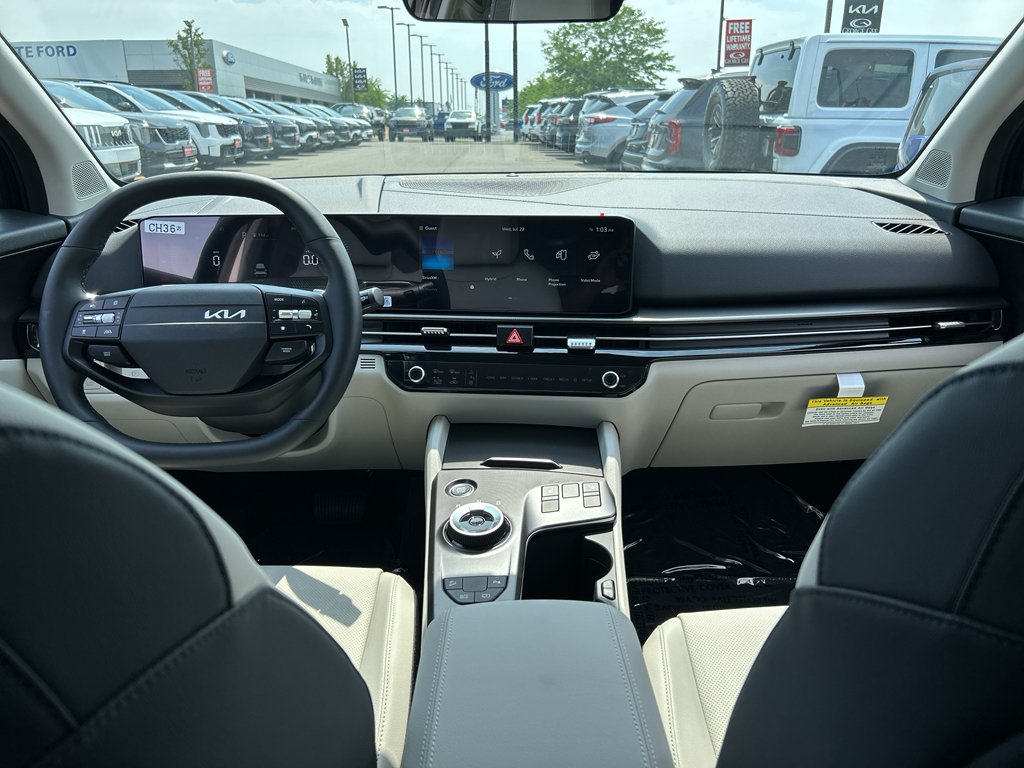 New 2027 Fusion Black Kia EX image 16