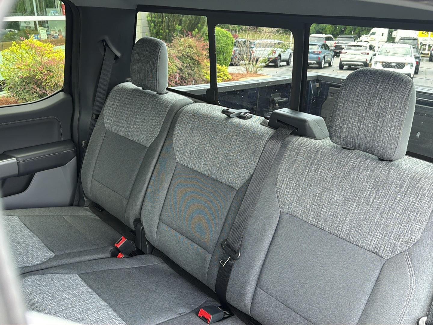 Used 2022 Antimatter Blue Ford XLT image 32