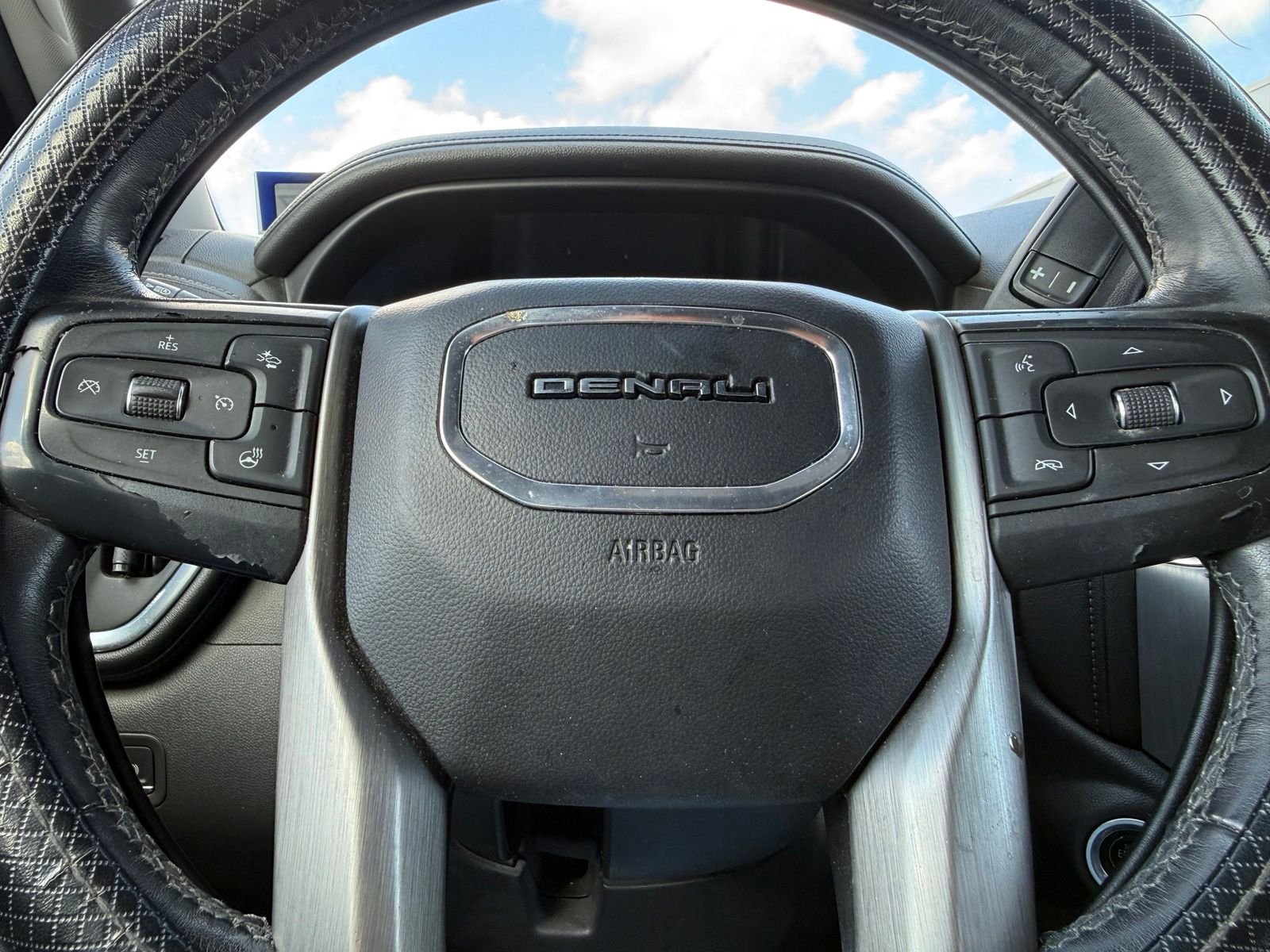 Used 2021 Gray GMC Denali image 7