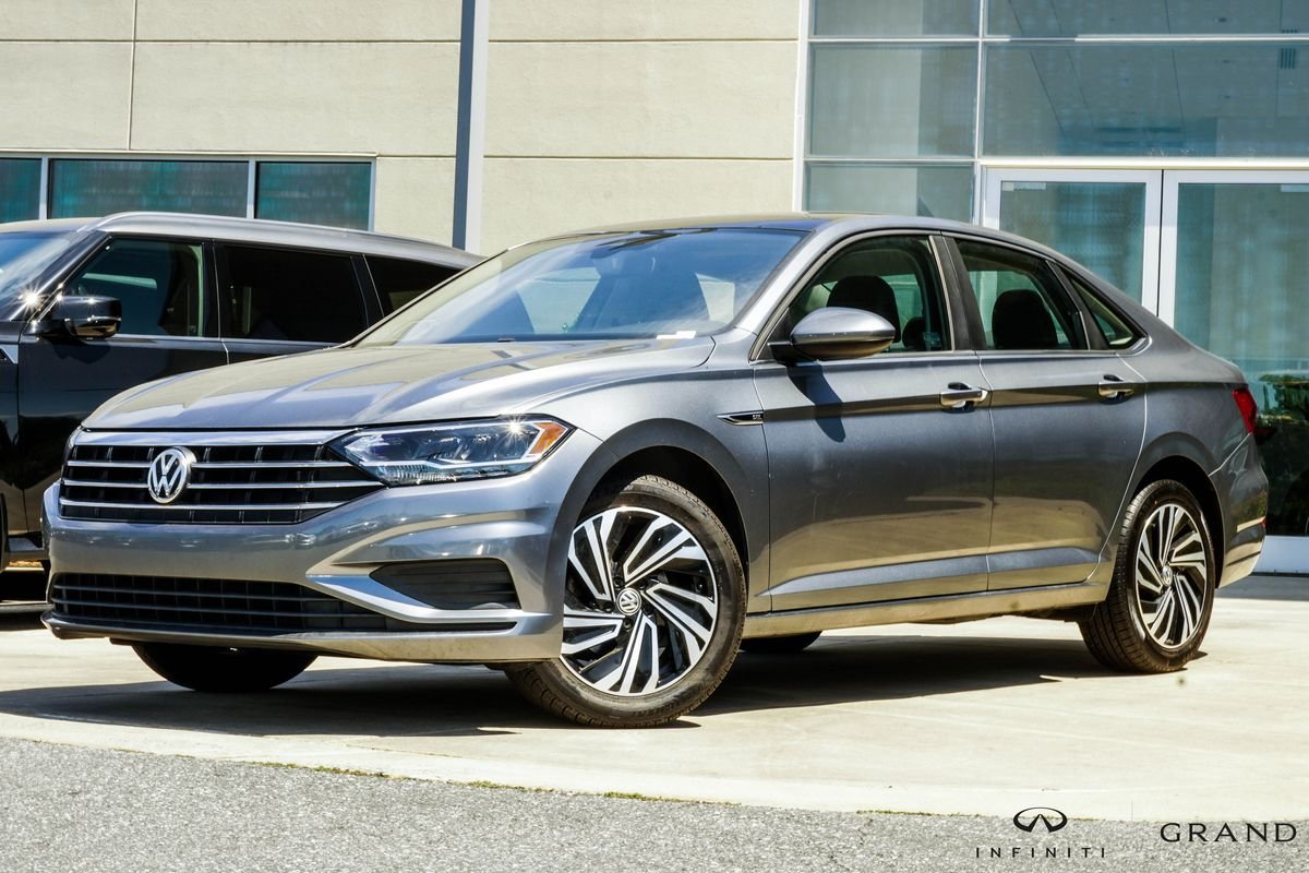 Used 2020 Gray Volkswagen SEL image 1