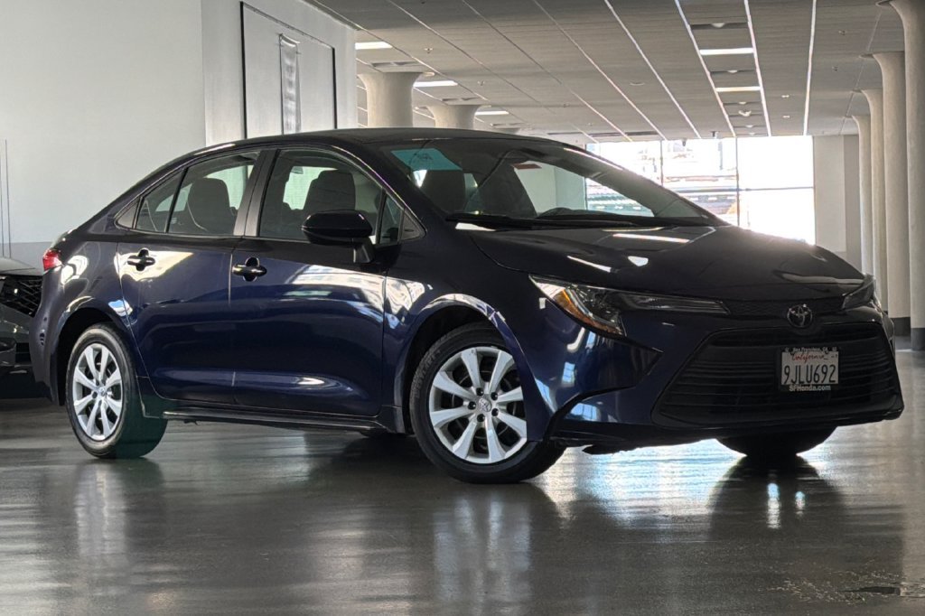 Used 2024  Toyota LE image 2