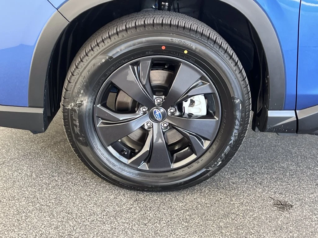 New 2027 DAYBREAK BLUE PEARL Subaru Premium 7-Passenger image 27
