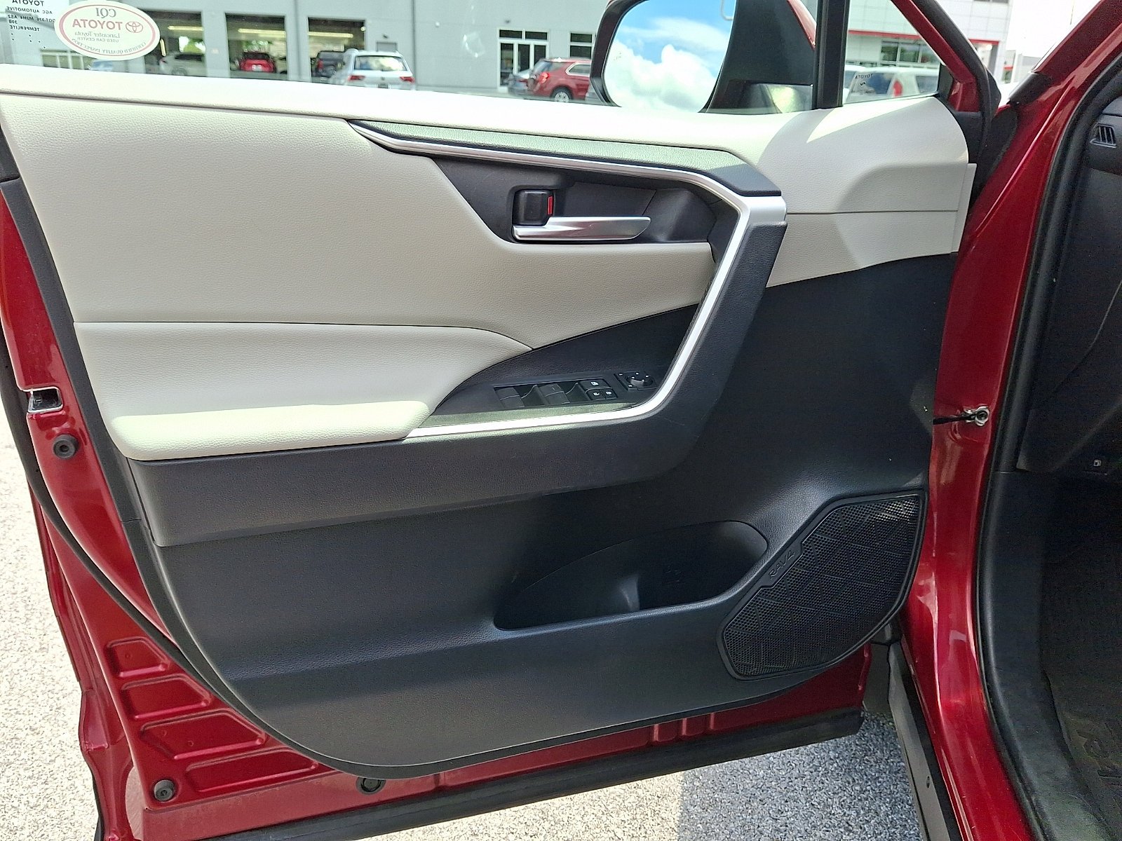 Used 2021 Ruby Flare Pearl Toyota Hybrid XLE image 14