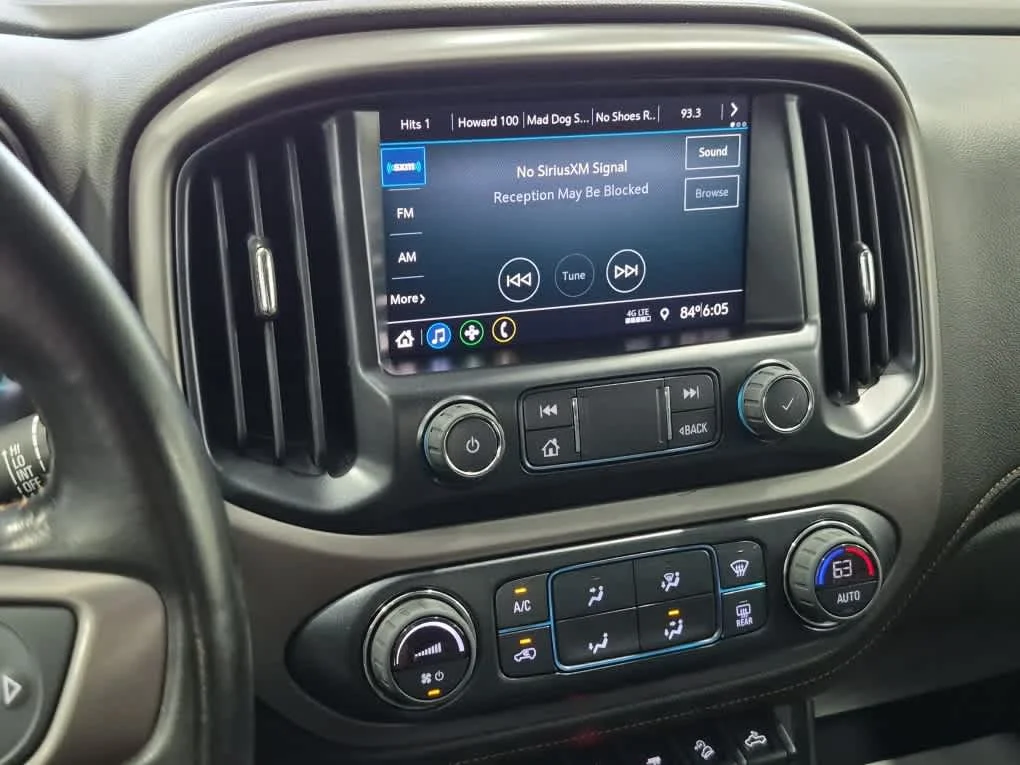 Used 2022 Onyx Black GMC 4WD AT4 w/Cloth image 13