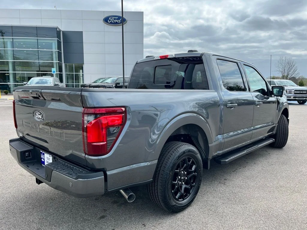 New 2026 Gray Ford XLT image 5