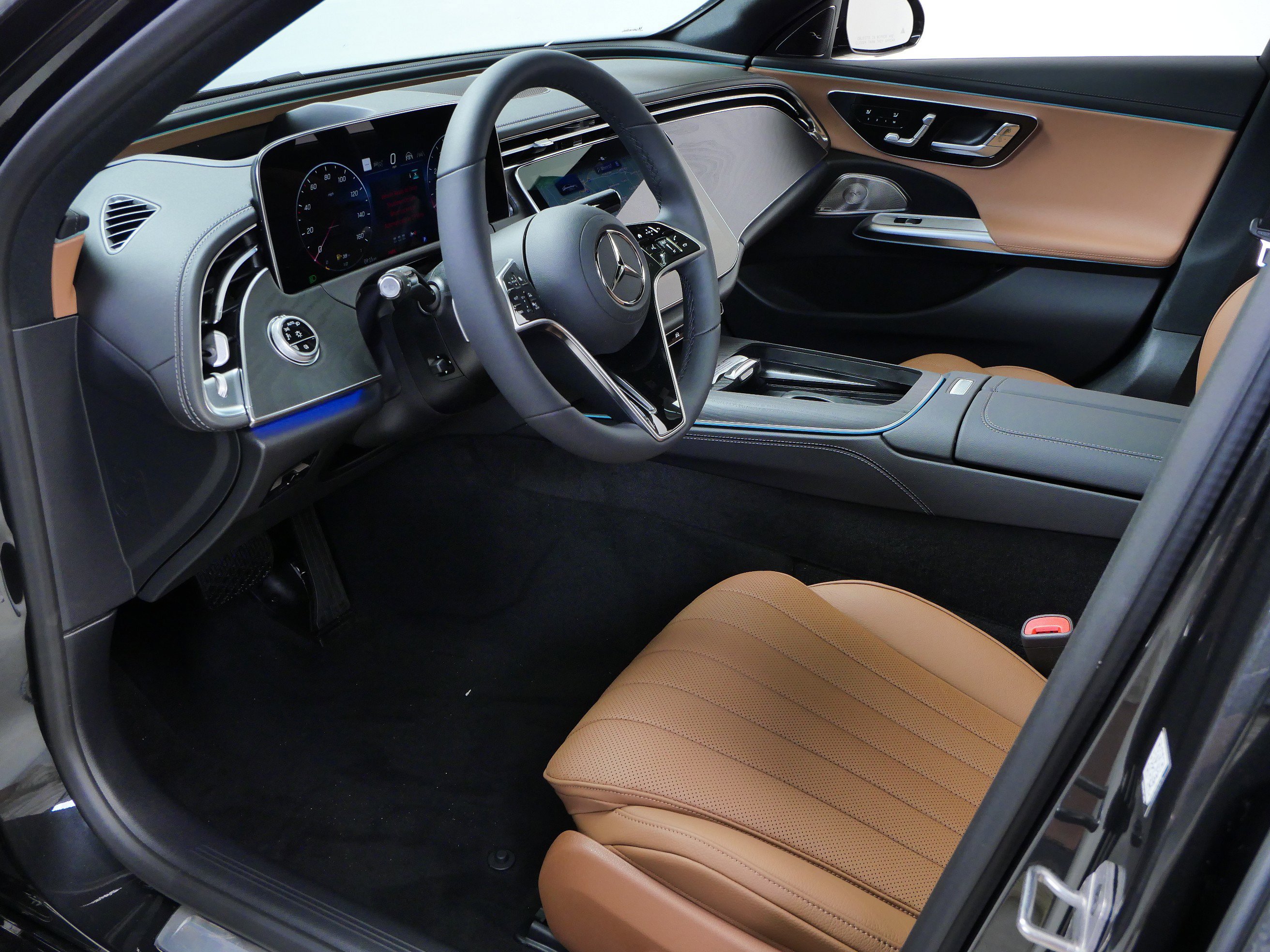 New 2026 Graphite Grey Metallic Mercedes-Benz E 450 image 7