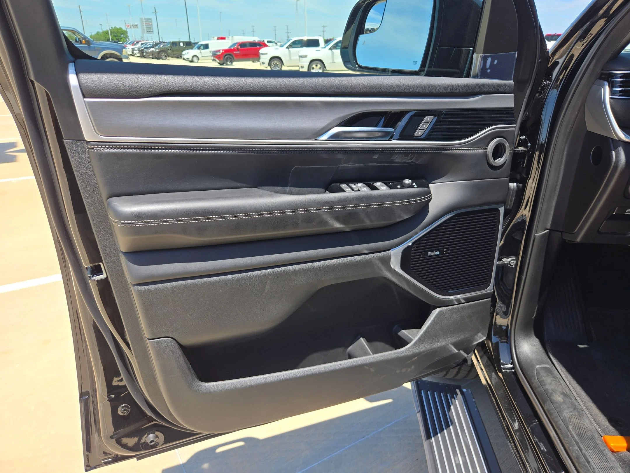 New 2026 High Gloss Black Jeep Limited Altitude image 12