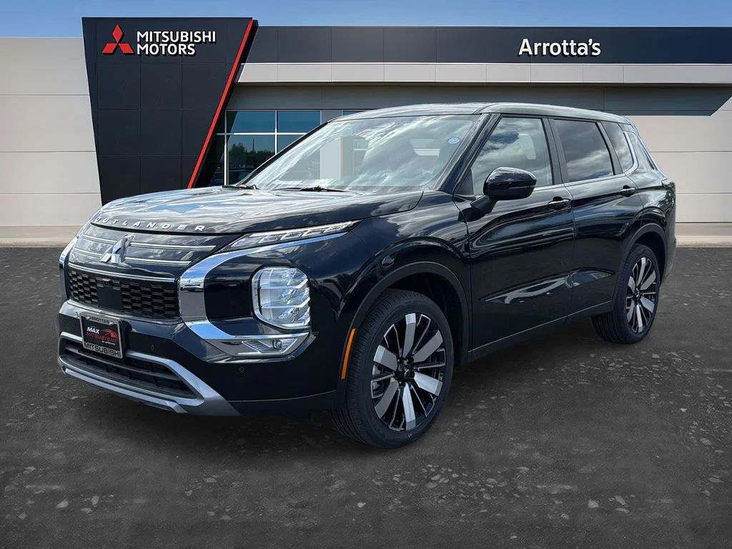 New 2026 Black Mitsubishi LE image 3