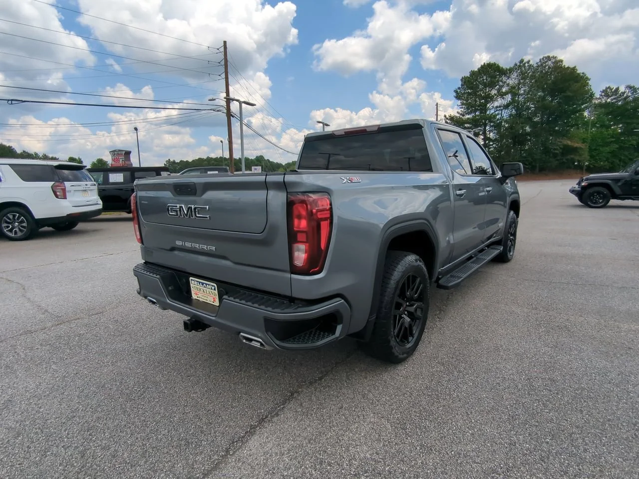 Used 2021 SATIN STEEL METALLIC GMC Elevation image 4