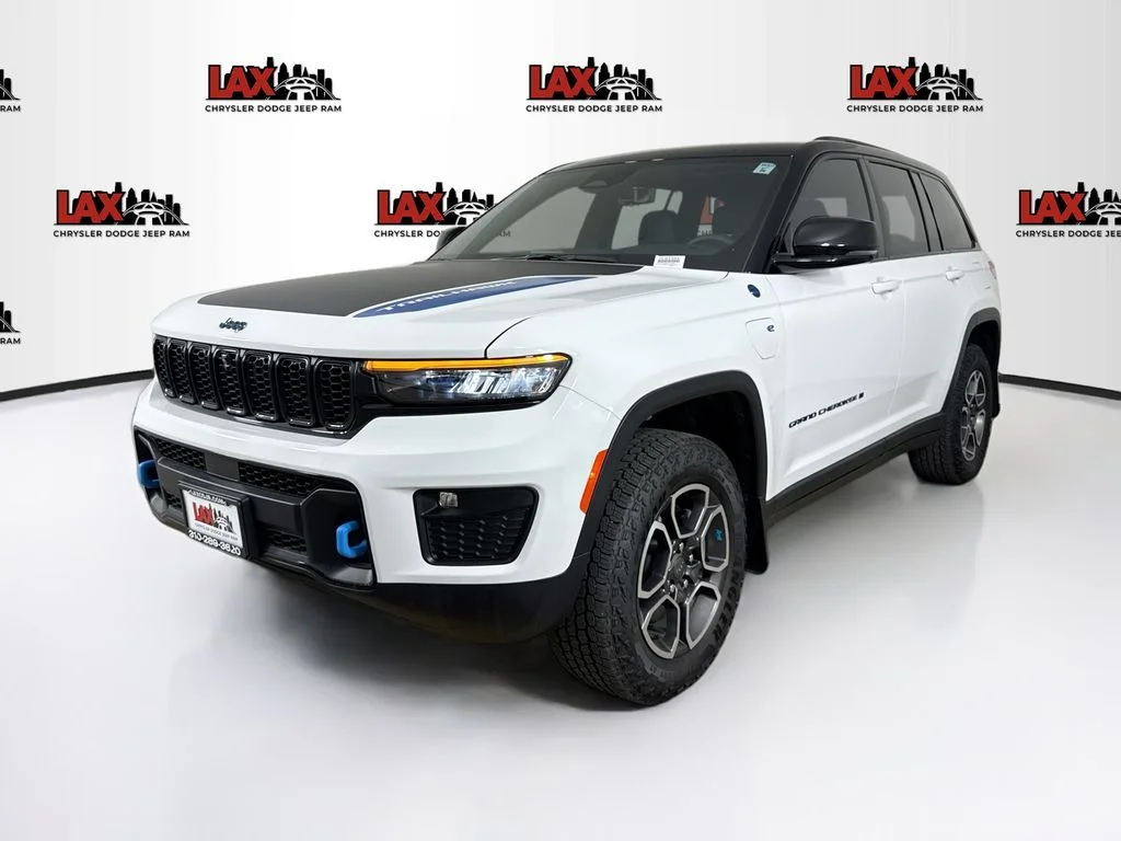 Used 2023 White Jeep Trailhawk 4xe image 3