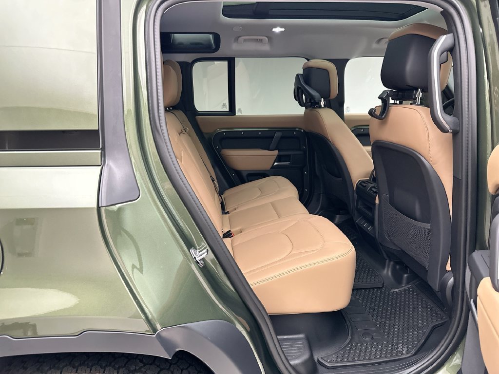 New 2026 Woolstone Green Metallic Land Rover S image 7