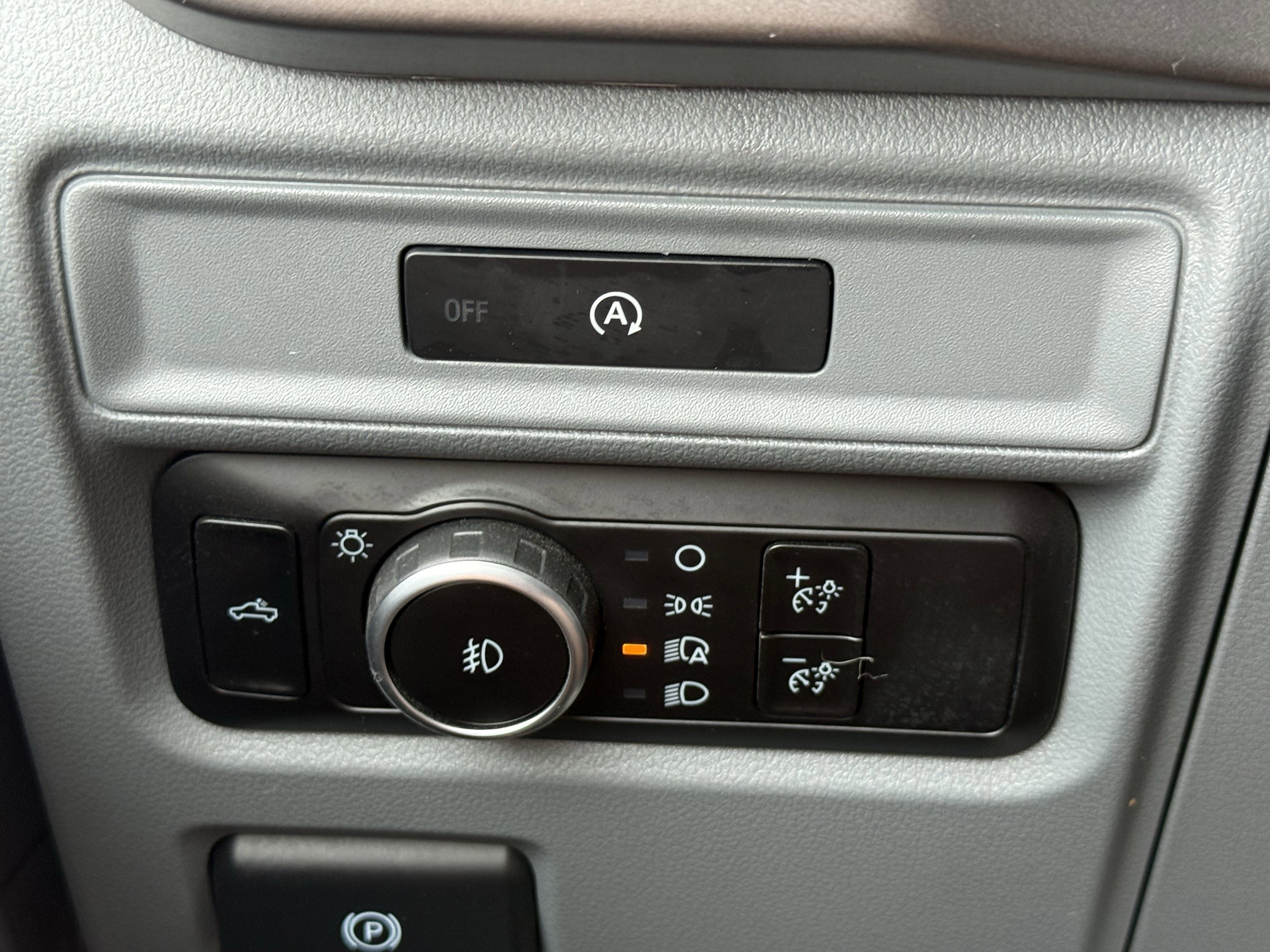 Used 2025 Silver Metallic Ford XLT image 24