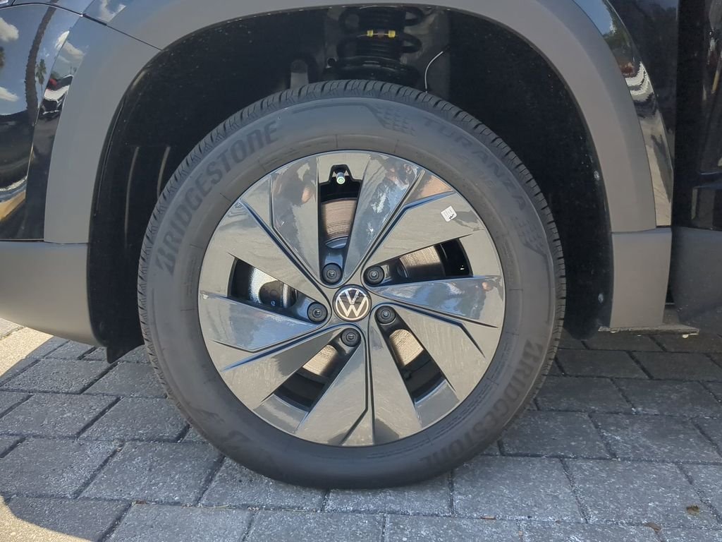 New 2026 Black Volkswagen 1.5T S image 29