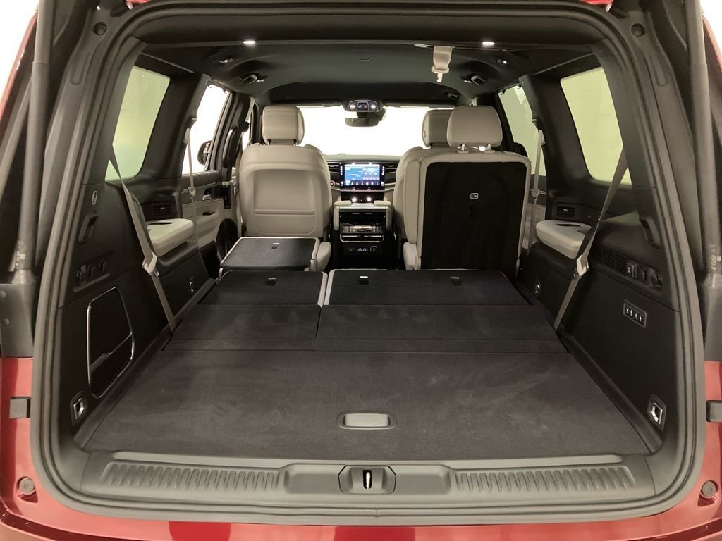 New 2026 Velvet Red Pearl-Coat Exterior Paint Jeep Limited Altitude image 18