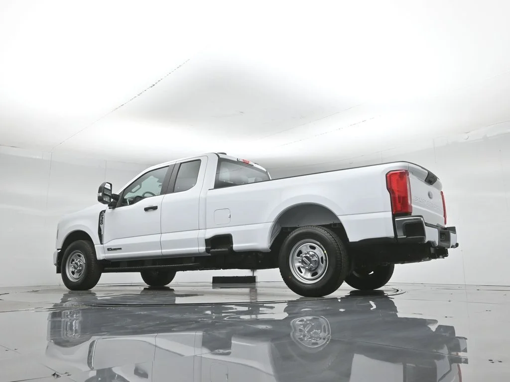 New 2026 Oxford White Ford XL image 48