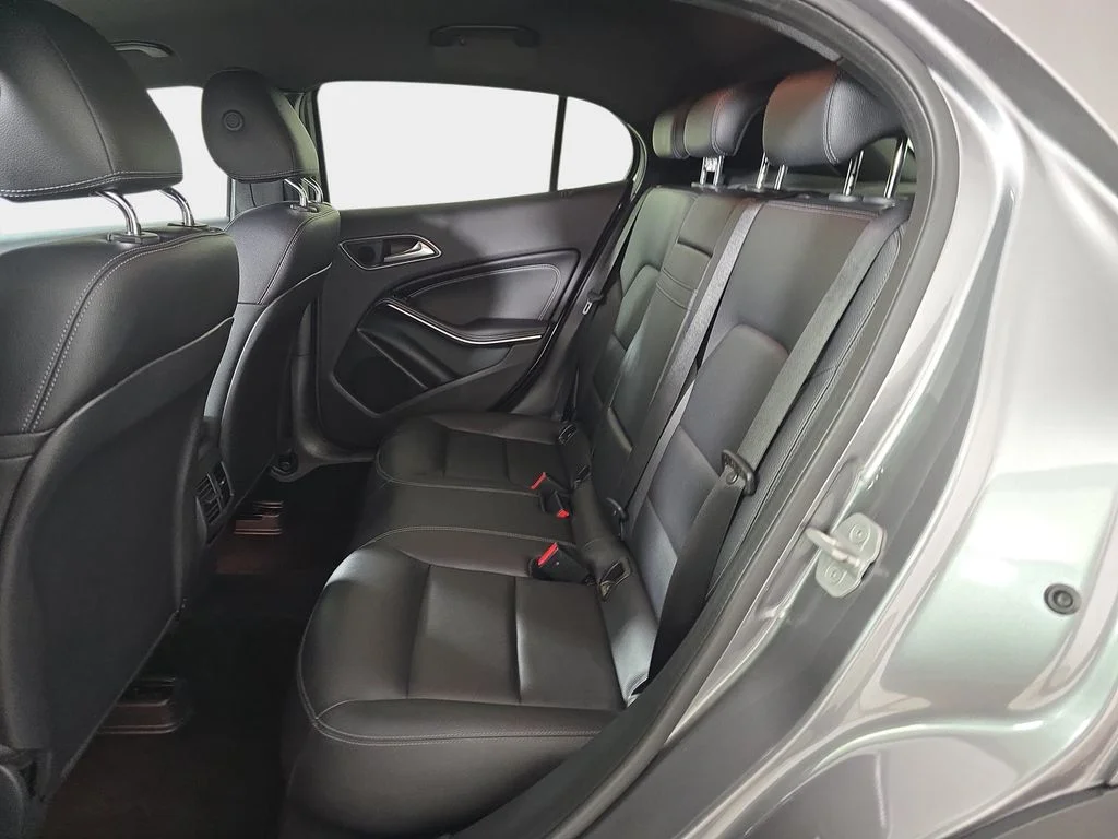 Used 2018 Gray Metallic Mercedes-Benz GLA 250 image 17