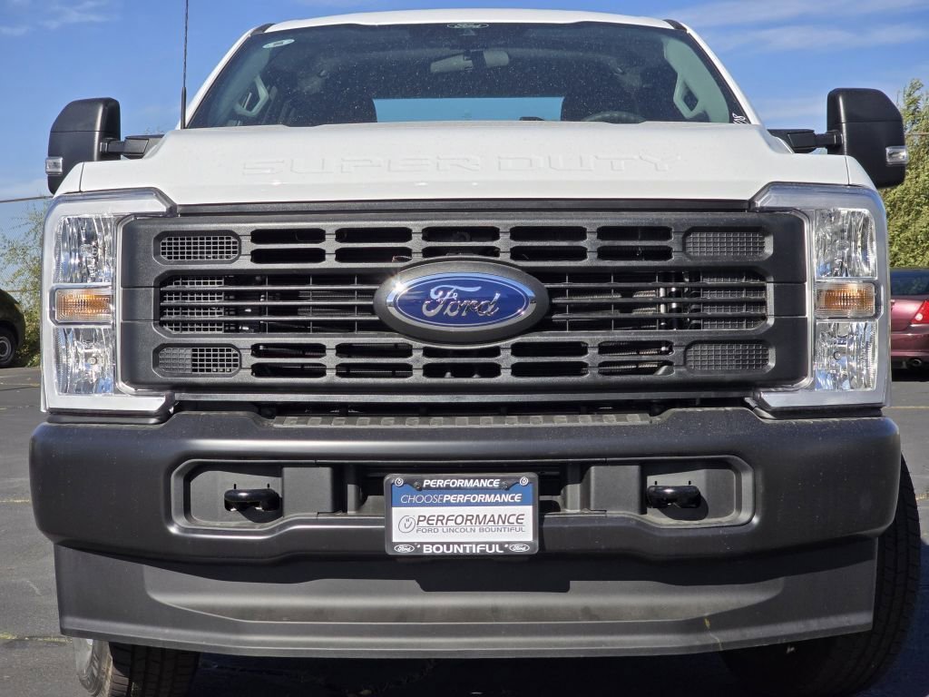 New 2026 Oxford White Ford XL image 3