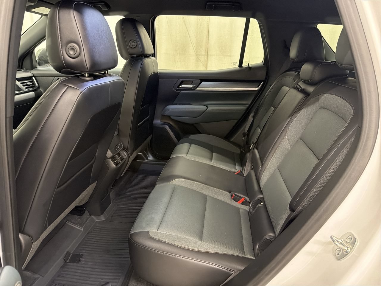 Used 2026 Summit White GMC AT4 image 18