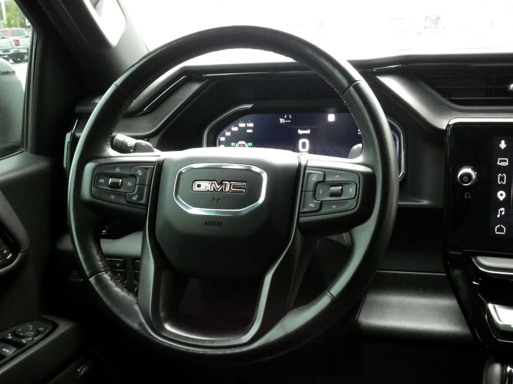 Used 2023 White GMC AT4 image 11