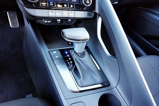 Used 2026 White Hyundai SEL Sport image 27