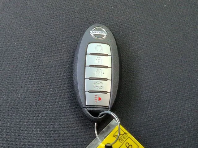 Certified Used 2023 Gun Metallic Nissan SR image 26